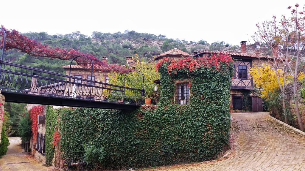 Manici Kasri Hotel Küçükkuyu Exterior foto
